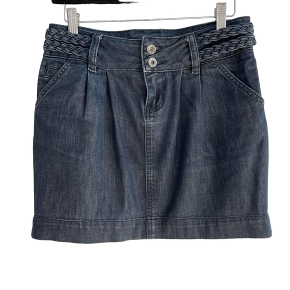 DISH JEANS Blue Denim Jean Mini Skirt Braided Belt Detail & Pockets Size 26 - Picture 1 of 3